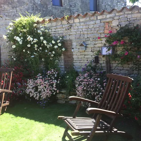 Pineau And Tournesol Holiday Cottages * Sonnac (Charente-Maritime)
